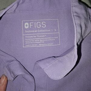 Figs scrub top size small